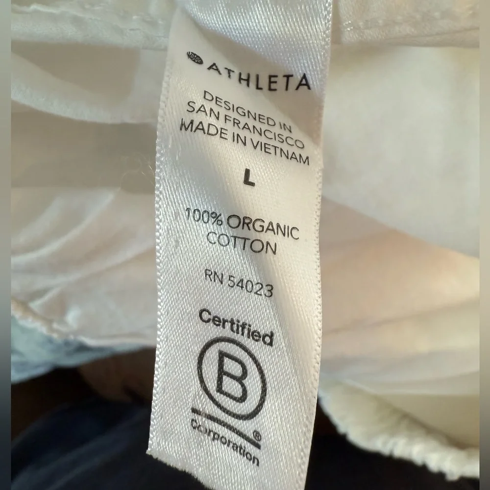 Athleta 100% organic cotton cropped wide leg white pants